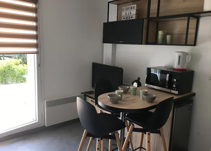 Front De Avec Terrasse Et Acces Direct A Merville-franceville - Fr-1-487-329 *