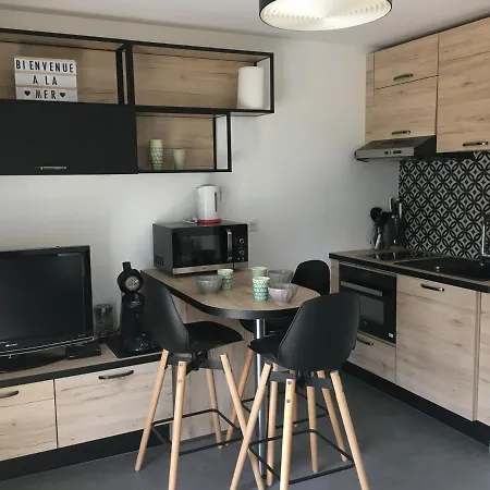 アパート Front De Avec Terrasse Et Acces Direct A Merville-franceville - Fr-1-487-329
