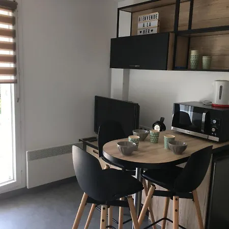 Front De Avec Terrasse Et Acces Direct A Merville-franceville - Fr-1-487-329 *