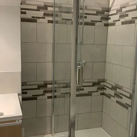 Front De Avec Terrasse Et Acces Direct A Merville-franceville - Fr-1-487-329 Apartman